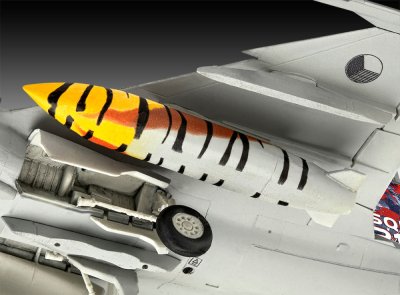 Zoom bild av GÅVOSET REVELL Saab JAS-39C Gripen 1:72 med färg & lim.