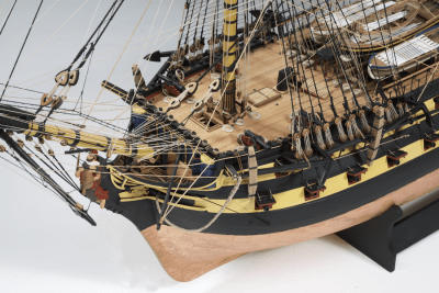 Zoom bild av HMS Vanguard Model Ship Kit – (Victory Models 1300-04)