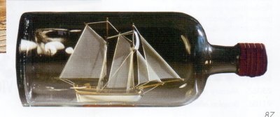 Zoom bild av HANNH-FLASKSKEPP I BYGGSATS-SKALA 1/300, MODELLENS LÄNGD 95 MM.