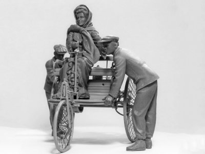 Zoom bild av 1/24 Benz Patent-Motorwagen 1886 with Mrs. Benz & Sons
