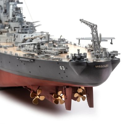 Zoom bild av USS MISSOURI(BB-63) TRÄBYGGSATS I SKALA 1/200